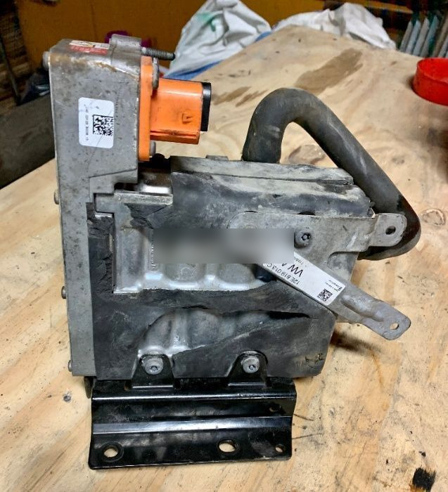 Wymiennik Ciepła Oryginał 12E.963.231B for Volkswagen GOLF VII, E-Golf automobile - Pendingin oli untuk Mobil: gambar 2 Wymiennik Ciepła Oryginał 12E.963.231B for Volkswagen GOLF VII, E-Golf automobile - Pendingin oli untuk Mobil: gambar 2