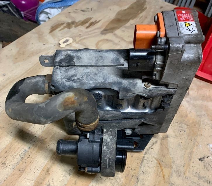 Wymiennik Ciepła Oryginał 12E.963.231B for Volkswagen GOLF VII, E-Golf automobile - Pendingin oli untuk Mobil: gambar 1 Wymiennik Ciepła Oryginał 12E.963.231B for Volkswagen GOLF VII, E-Golf automobile - Pendingin oli untuk Mobil: gambar 1