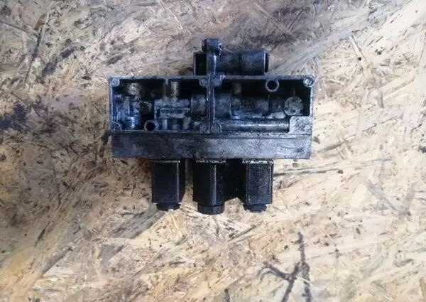 ZAWÓR OTWIERANIA DRZWI 3 CEWKI WABCO DO AUTOBUSÓW MERCEDES MAN D 472600022 - Katup rem untuk Truk: gambar 1 ZAWÓR OTWIERANIA DRZWI 3 CEWKI WABCO DO AUTOBUSÓW MERCEDES MAN D 472600022 - Katup rem untuk Truk: gambar 1