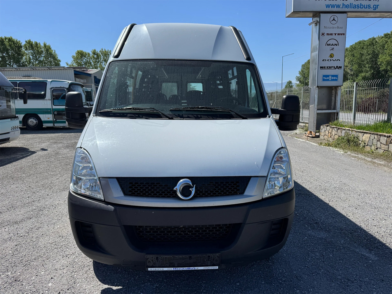 IVECO DAILY WAY (2012) - Bus pariwisata: gambar 2 IVECO DAILY WAY (2012) - Bus pariwisata: gambar 2