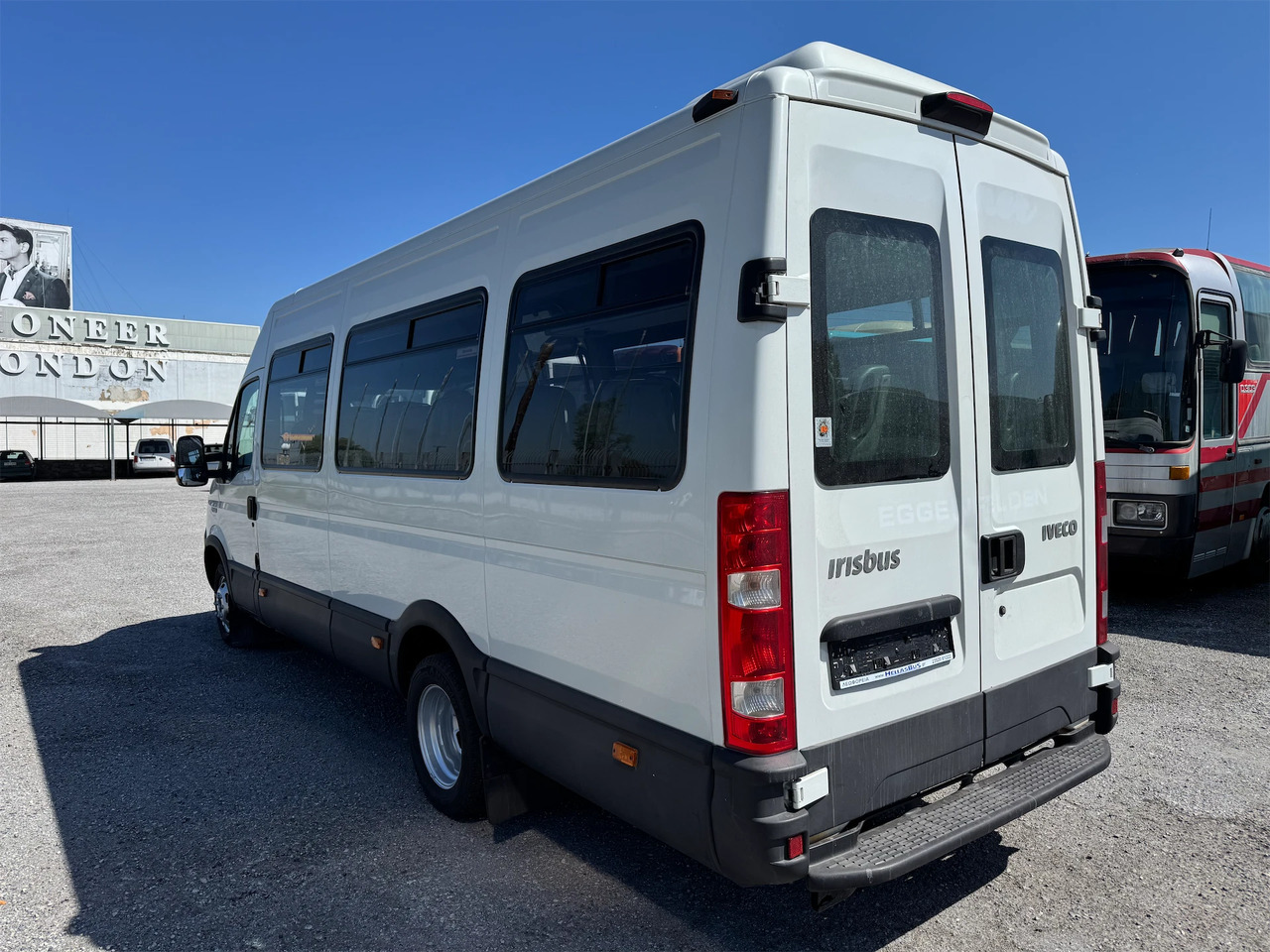 IVECO DAILY WAY (2012) - Bus pariwisata: gambar 4 IVECO DAILY WAY (2012) - Bus pariwisata: gambar 4