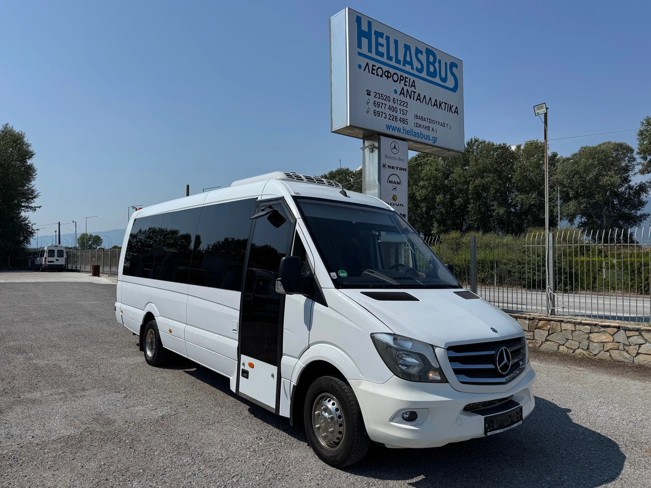 MERCEDES-BENZ SPRINTER 519 CDI - Bus pariwisata: gambar 1 MERCEDES-BENZ SPRINTER 519 CDI - Bus pariwisata: gambar 1