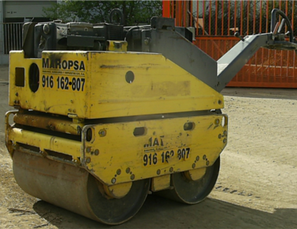 Compactador Manual Bomag BW 65H - Roller mini: gambar 1 Compactador Manual Bomag BW 65H - Roller mini: gambar 1