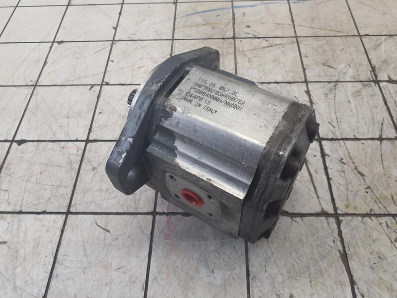 DANFOSS LTM 1130-5.1 GEAR PUMP - Pompa hidrolik untuk Derek: gambar 2 DANFOSS LTM 1130-5.1 GEAR PUMP - Pompa hidrolik untuk Derek: gambar 2