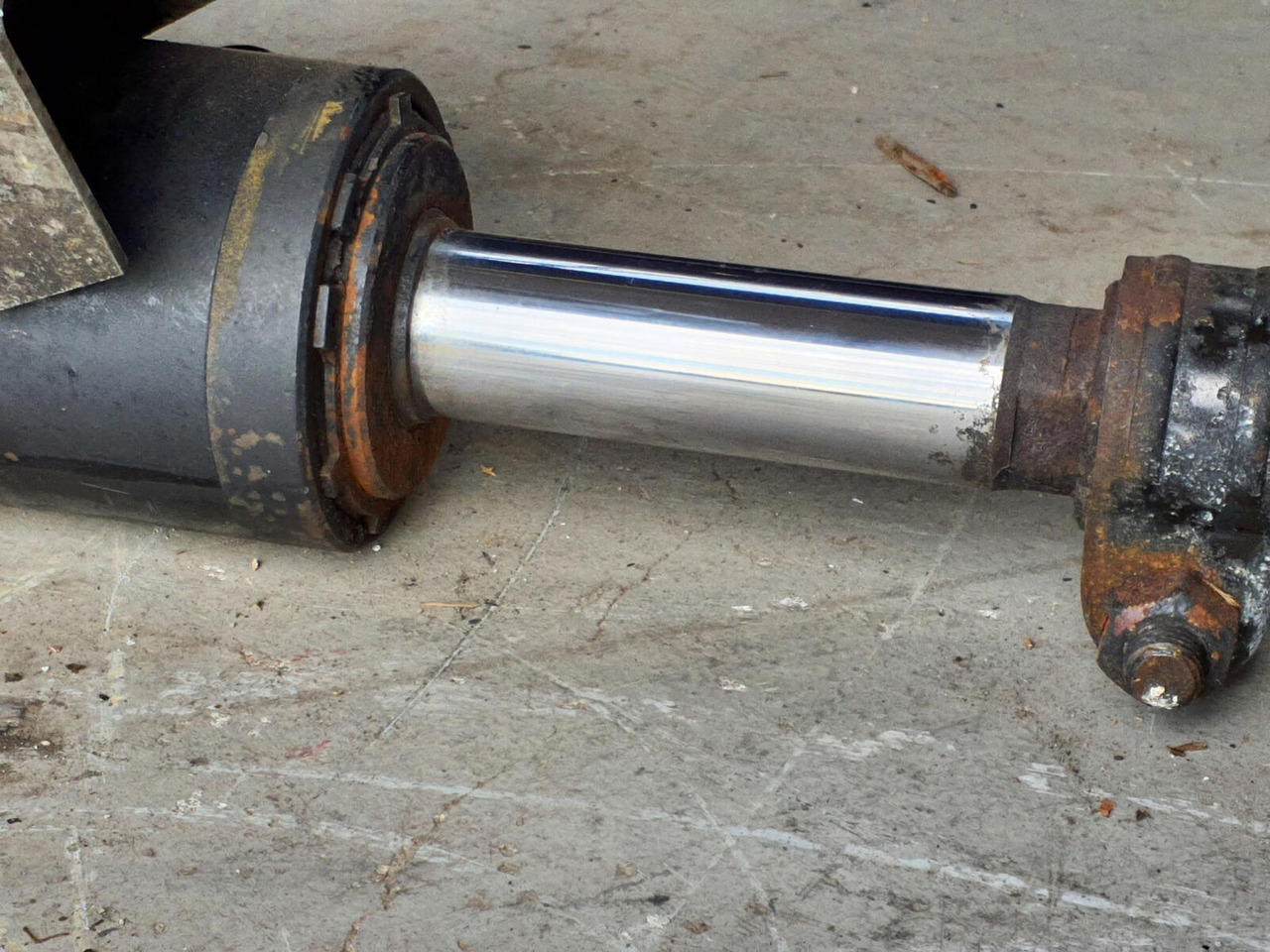 FAUN ATF 45-3 steering cilinder left axle 3 - Silinder hidrolik untuk Derek bergerak: gambar 5 FAUN ATF 45-3 steering cilinder left axle 3 - Silinder hidrolik untuk Derek bergerak: gambar 5