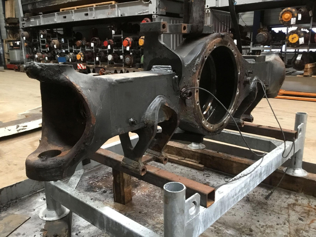 FAUN ATF 50G-3 axle 3 housing - Poros dan bagian untuk Derek bergerak: gambar 3 FAUN ATF 50G-3 axle 3 housing - Poros dan bagian untuk Derek bergerak: gambar 3