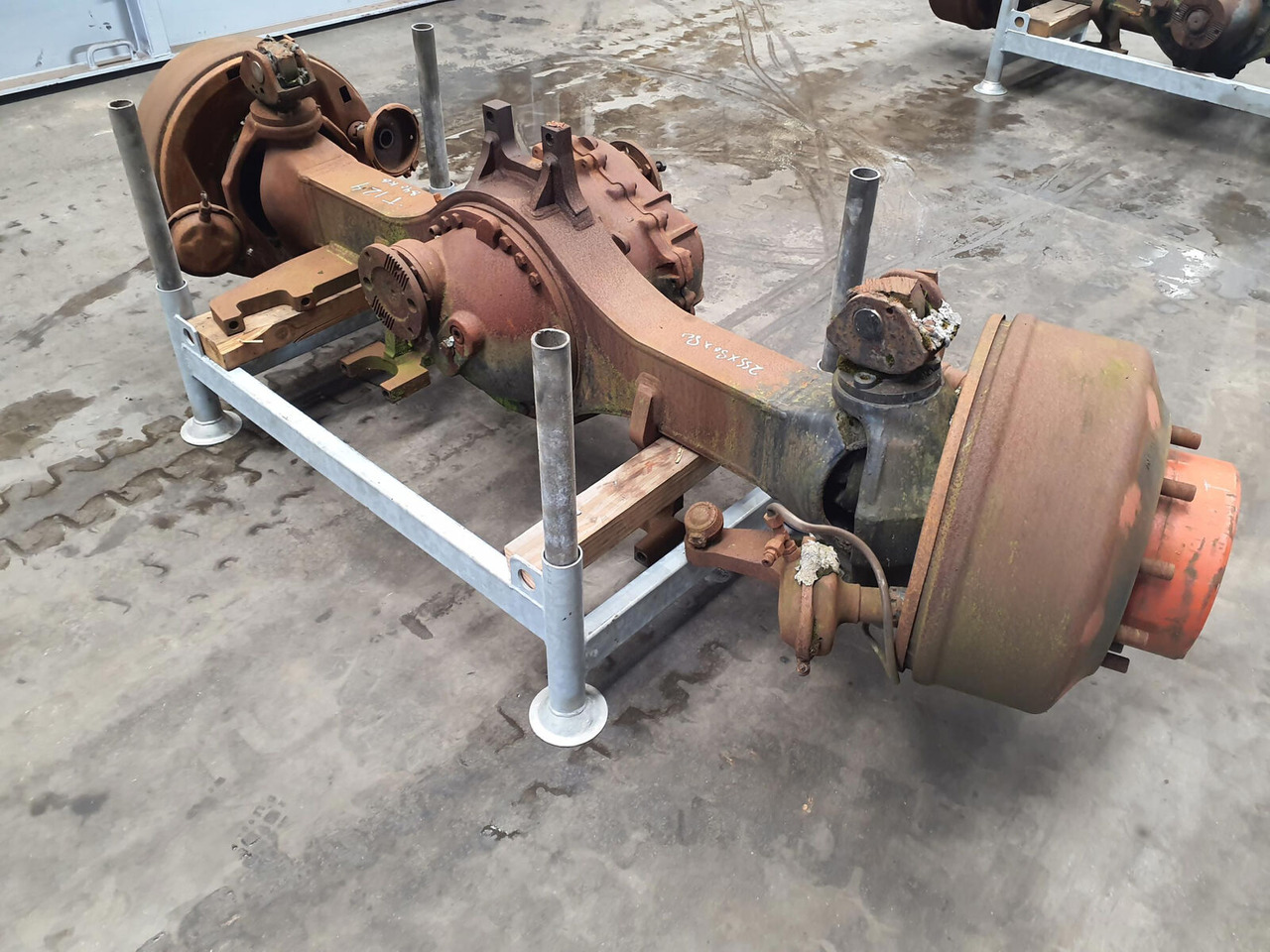 FAUN ATF 60-4 axle 2 - Poros dan bagian untuk Derek bergerak: gambar 2 FAUN ATF 60-4 axle 2 - Poros dan bagian untuk Derek bergerak: gambar 2