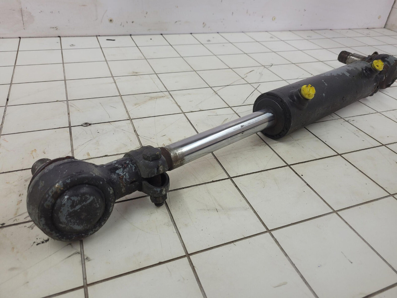 FAUN ATF 60-4 steering cylinder - Silinder hidrolik untuk Derek bergerak: gambar 2 FAUN ATF 60-4 steering cylinder - Silinder hidrolik untuk Derek bergerak: gambar 2