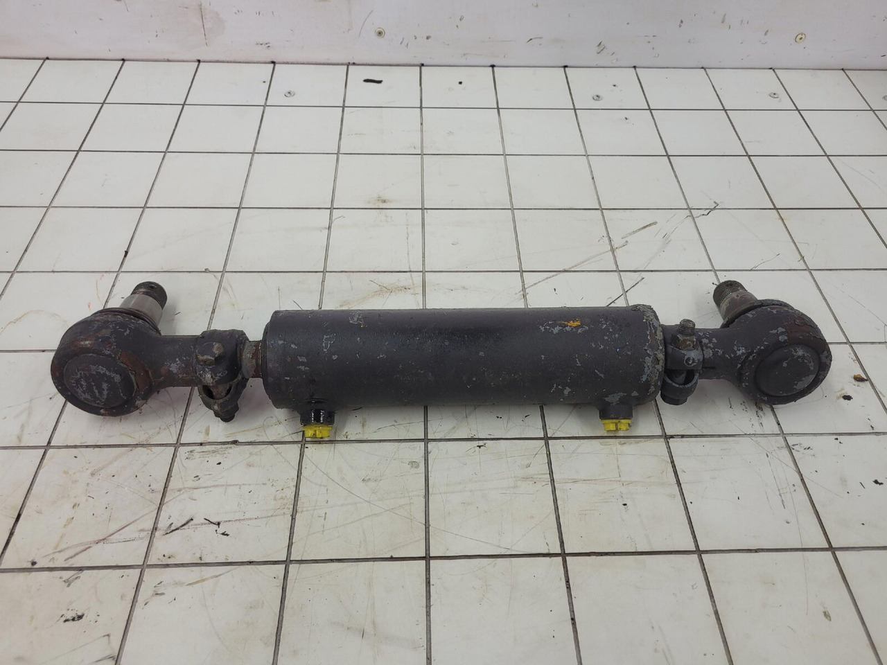FAUN ATF 60-4 steering cylinder axle 2 - Silinder hidrolik untuk Derek bergerak: gambar 4 FAUN ATF 60-4 steering cylinder axle 2 - Silinder hidrolik untuk Derek bergerak: gambar 4
