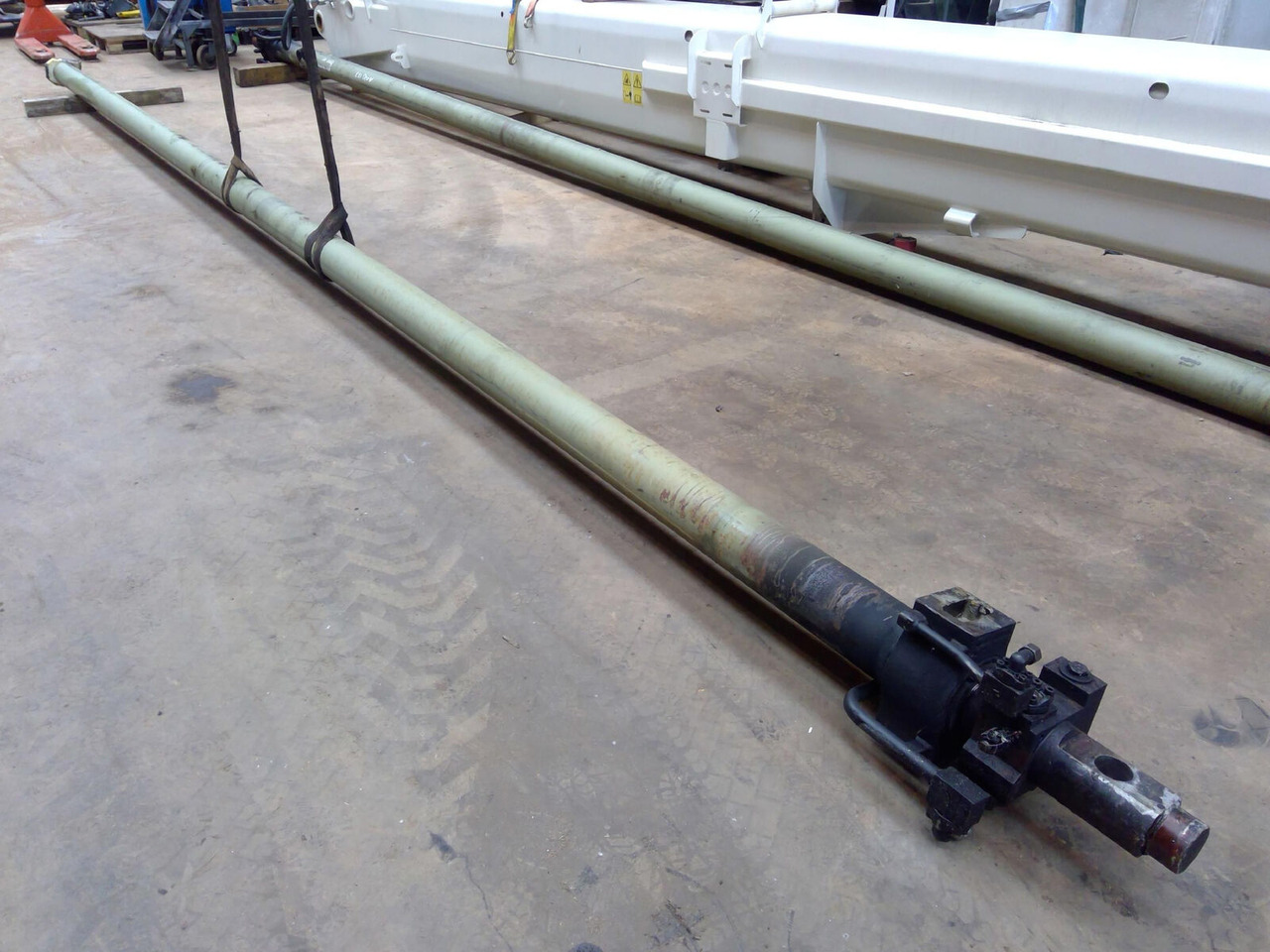 FAUN ATF 60-4 telescopic cylinder single - Silinder hidrolik untuk Derek bergerak: gambar 2 FAUN ATF 60-4 telescopic cylinder single - Silinder hidrolik untuk Derek bergerak: gambar 2