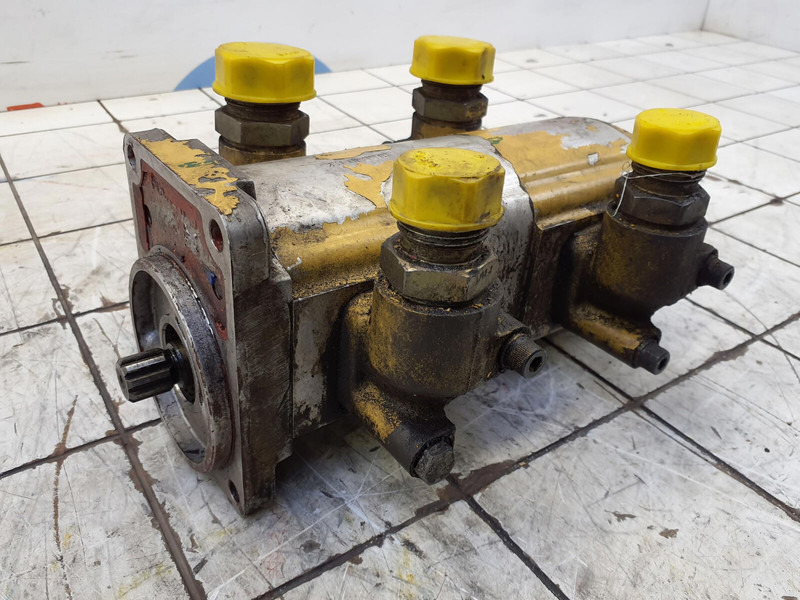 Grove AT 880 dual gear pump - Pompa hidrolik untuk Derek: gambar 2 Grove AT 880 dual gear pump - Pompa hidrolik untuk Derek: gambar 2