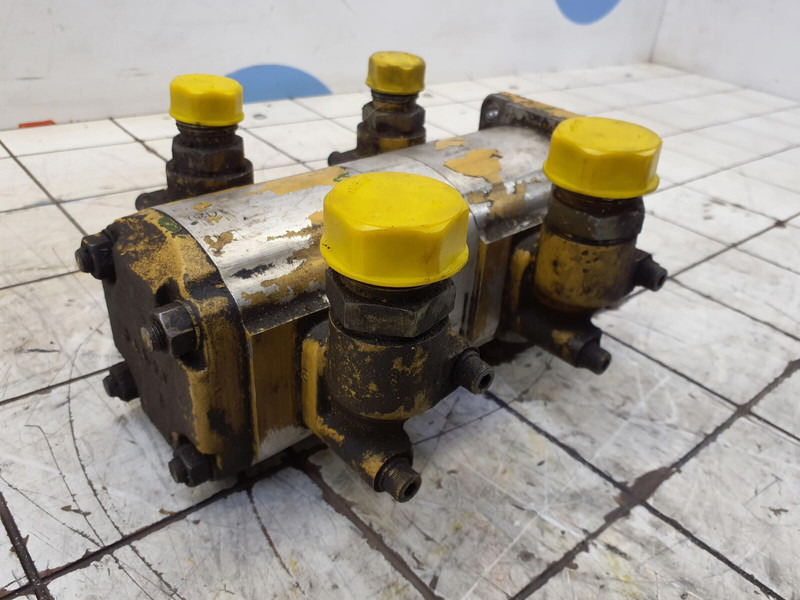 Grove AT 880 dual gear pump - Pompa hidrolik untuk Derek: gambar 4 Grove AT 880 dual gear pump - Pompa hidrolik untuk Derek: gambar 4