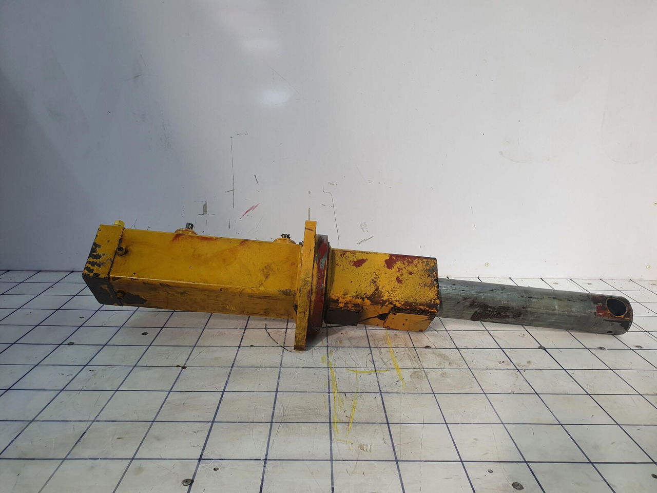 Grove Grove GMK 3050 counterweight cylinder - Silinder hidrolik untuk Derek bergerak: gambar 2 Grove Grove GMK 3050 counterweight cylinder - Silinder hidrolik untuk Derek bergerak: gambar 2