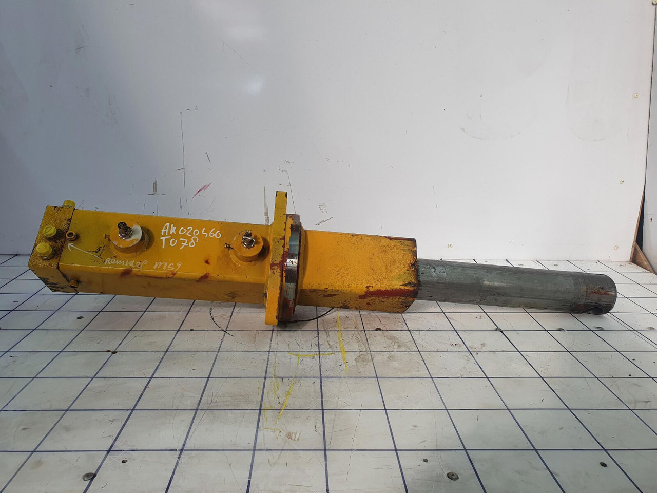 Grove Grove GMK 3050 counterweight cylinder - Silinder hidrolik untuk Derek bergerak: gambar 1 Grove Grove GMK 3050 counterweight cylinder - Silinder hidrolik untuk Derek bergerak: gambar 1