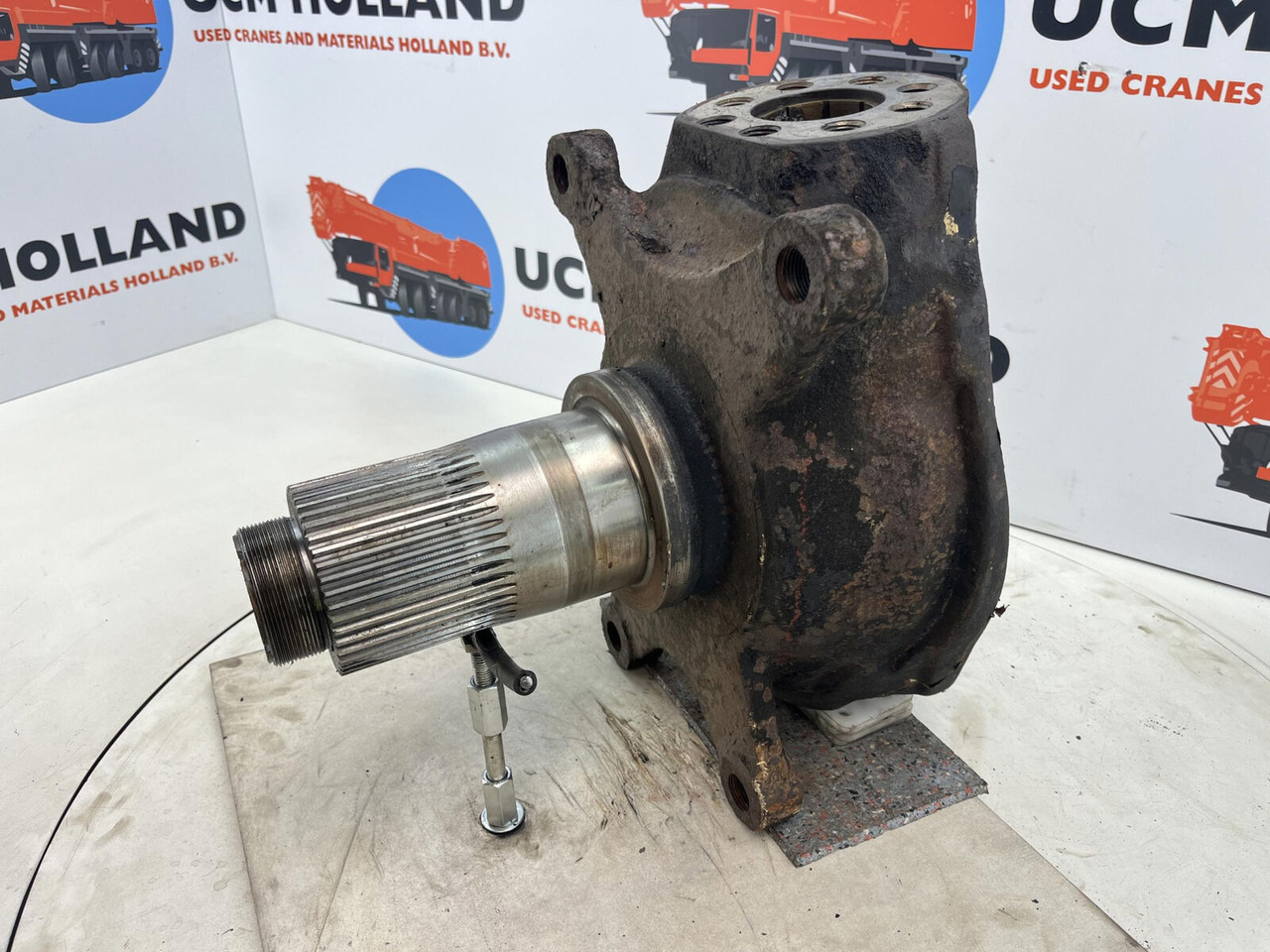 Krupp 70 GMT Steering knuckle axle 1 - Buku jari kemudi untuk Derek bergerak: gambar 1 Krupp 70 GMT Steering knuckle axle 1 - Buku jari kemudi untuk Derek bergerak: gambar 1