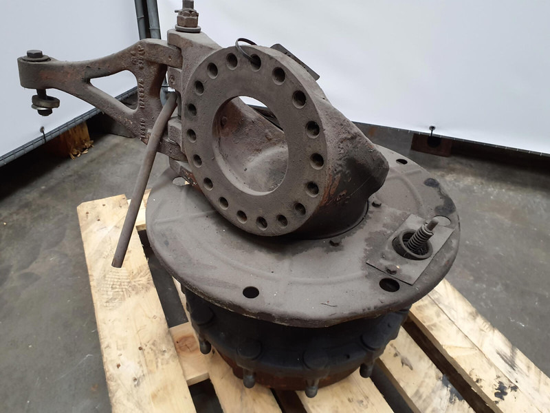 Krupp KMK 4070 Megatrack axle housing - Buku jari kemudi untuk Derek: gambar 3 Krupp KMK 4070 Megatrack axle housing - Buku jari kemudi untuk Derek: gambar 3