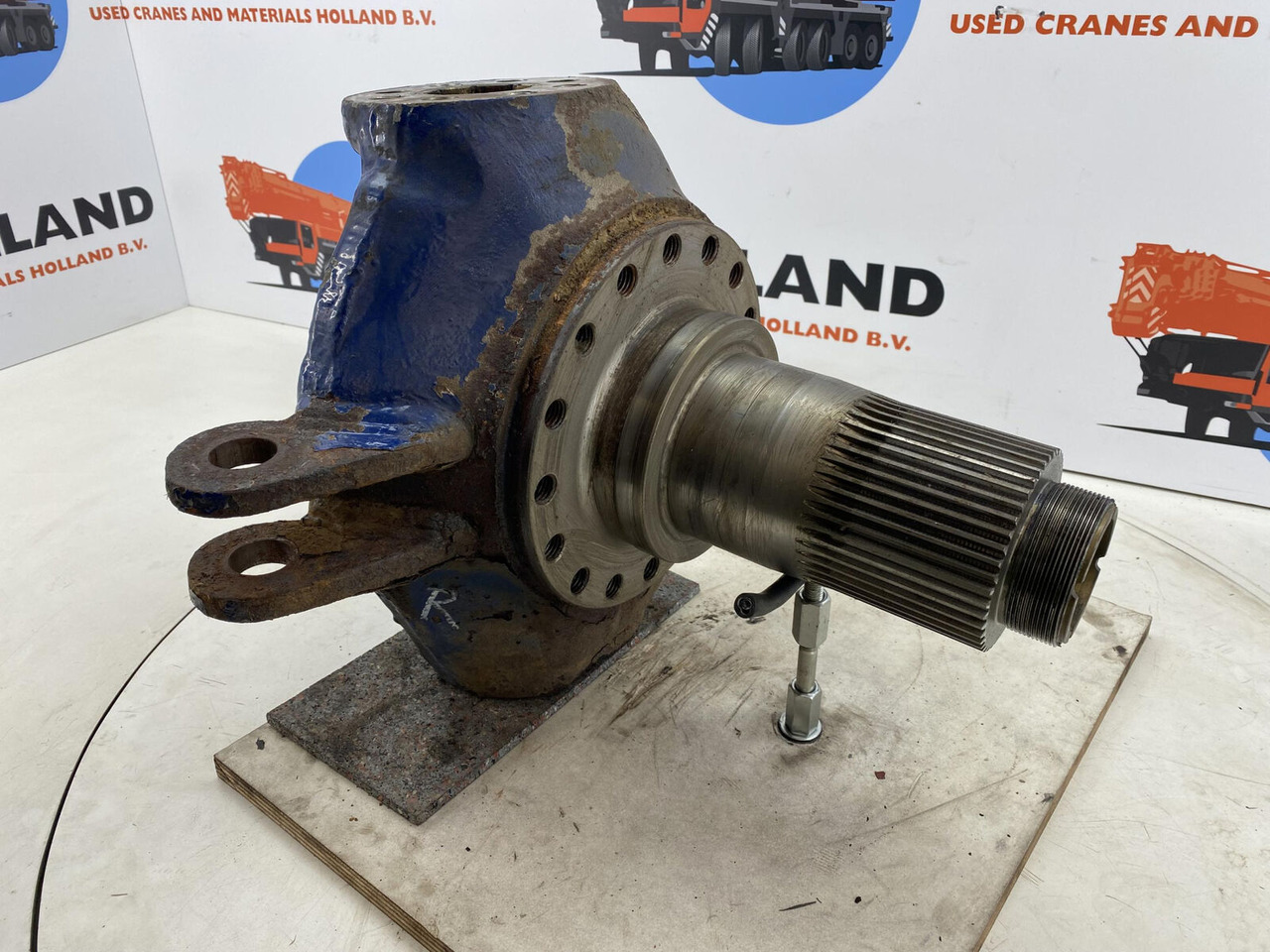 Liebherr LTM 1030-2 Steering knuckle 16 holes axle 2 - Buku jari kemudi untuk Derek bergerak: gambar 3 Liebherr LTM 1030-2 Steering knuckle 16 holes axle 2 - Buku jari kemudi untuk Derek bergerak: gambar 3