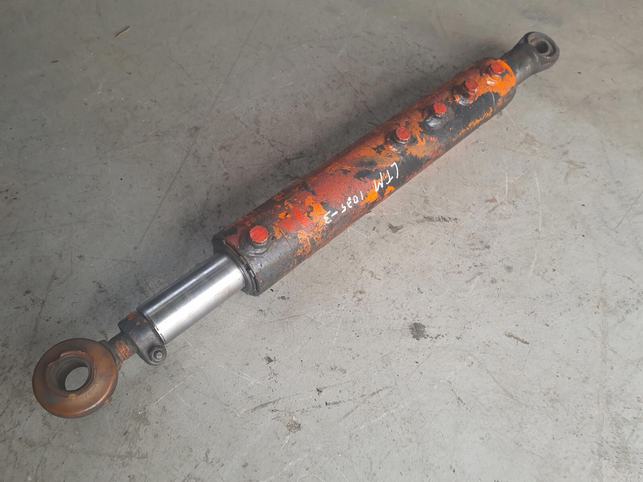Liebherr LTM 1035 LTM 1025 steering locking cylinder - Silinder hidrolik untuk Derek bergerak: gambar 2 Liebherr LTM 1035 LTM 1025 steering locking cylinder - Silinder hidrolik untuk Derek bergerak: gambar 2