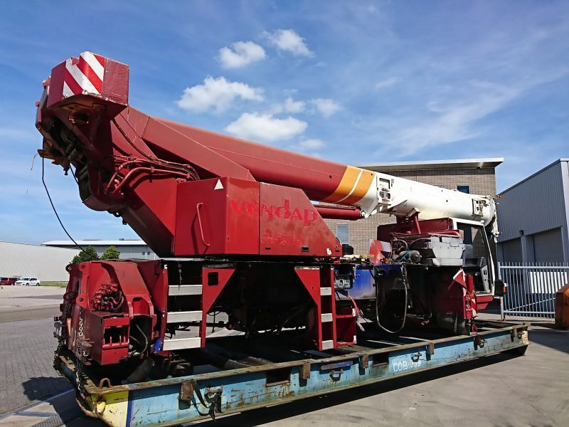 Liebherr LTM 1040-2.1 - Derek bergerak: gambar 2 Liebherr LTM 1040-2.1 - Derek bergerak: gambar 2