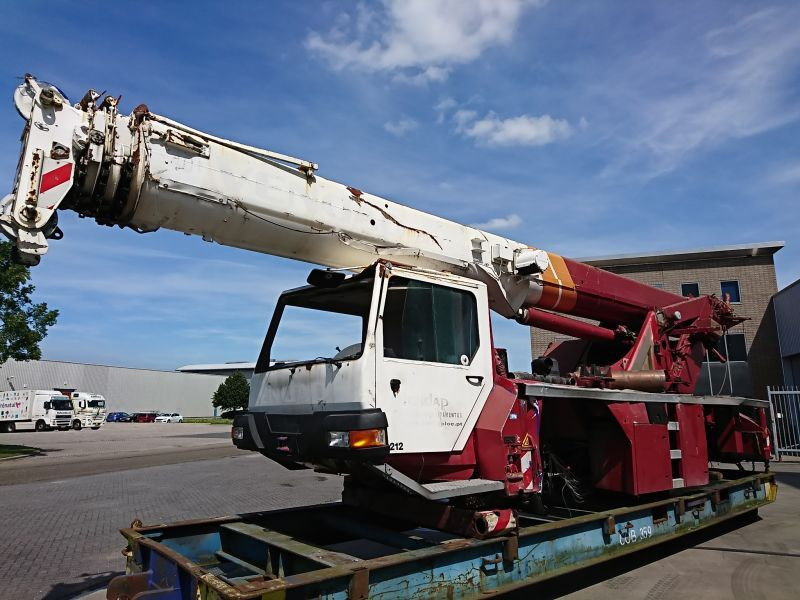 Liebherr LTM 1040-2.1 - Derek bergerak: gambar 1 Liebherr LTM 1040-2.1 - Derek bergerak: gambar 1