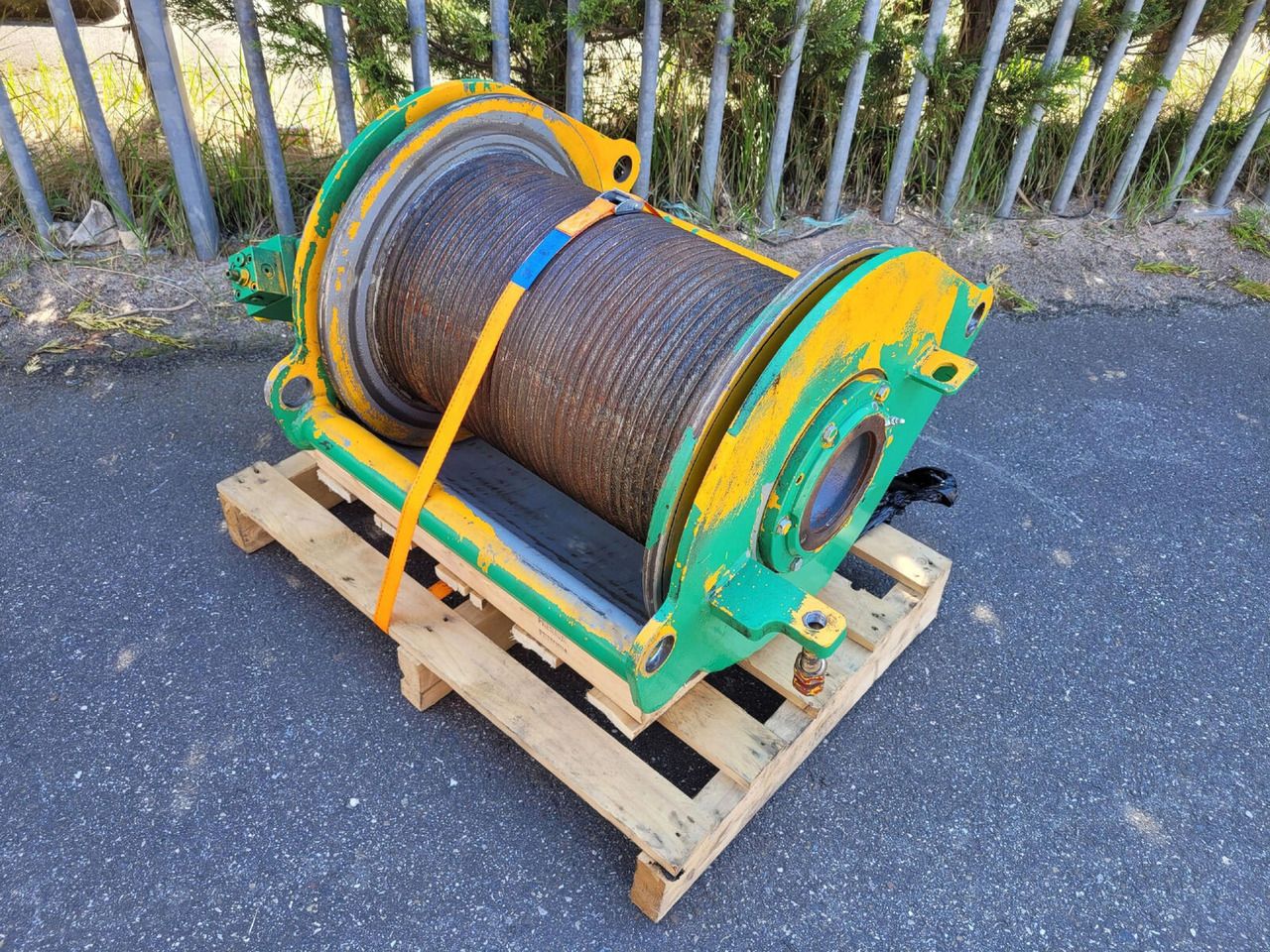 Liebherr LTM 1040-2.1 winch 963665608 - Mesin derek untuk Derek bergerak: gambar 4 Liebherr LTM 1040-2.1 winch 963665608 - Mesin derek untuk Derek bergerak: gambar 4