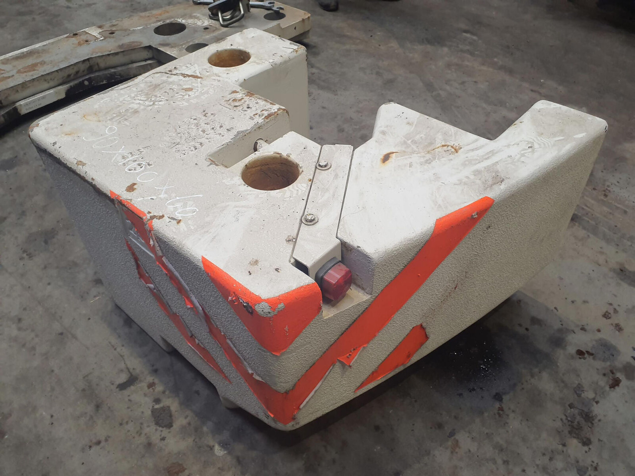 Liebherr LTM 1045-3.1 counterweight 2,5 ton - Counterweight untuk Derek bergerak: gambar 3 Liebherr LTM 1045-3.1 counterweight 2,5 ton - Counterweight untuk Derek bergerak: gambar 3
