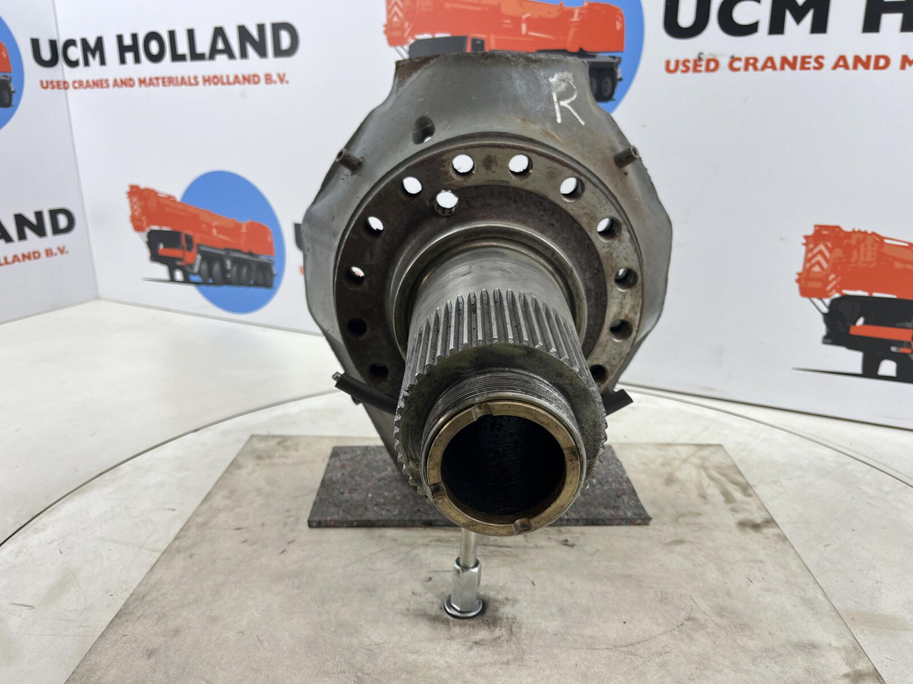 Liebherr LTM 1055-3.2 Steering knuckle 16 holes axle 2 - Buku jari kemudi untuk Derek bergerak: gambar 2 Liebherr LTM 1055-3.2 Steering knuckle 16 holes axle 2 - Buku jari kemudi untuk Derek bergerak: gambar 2
