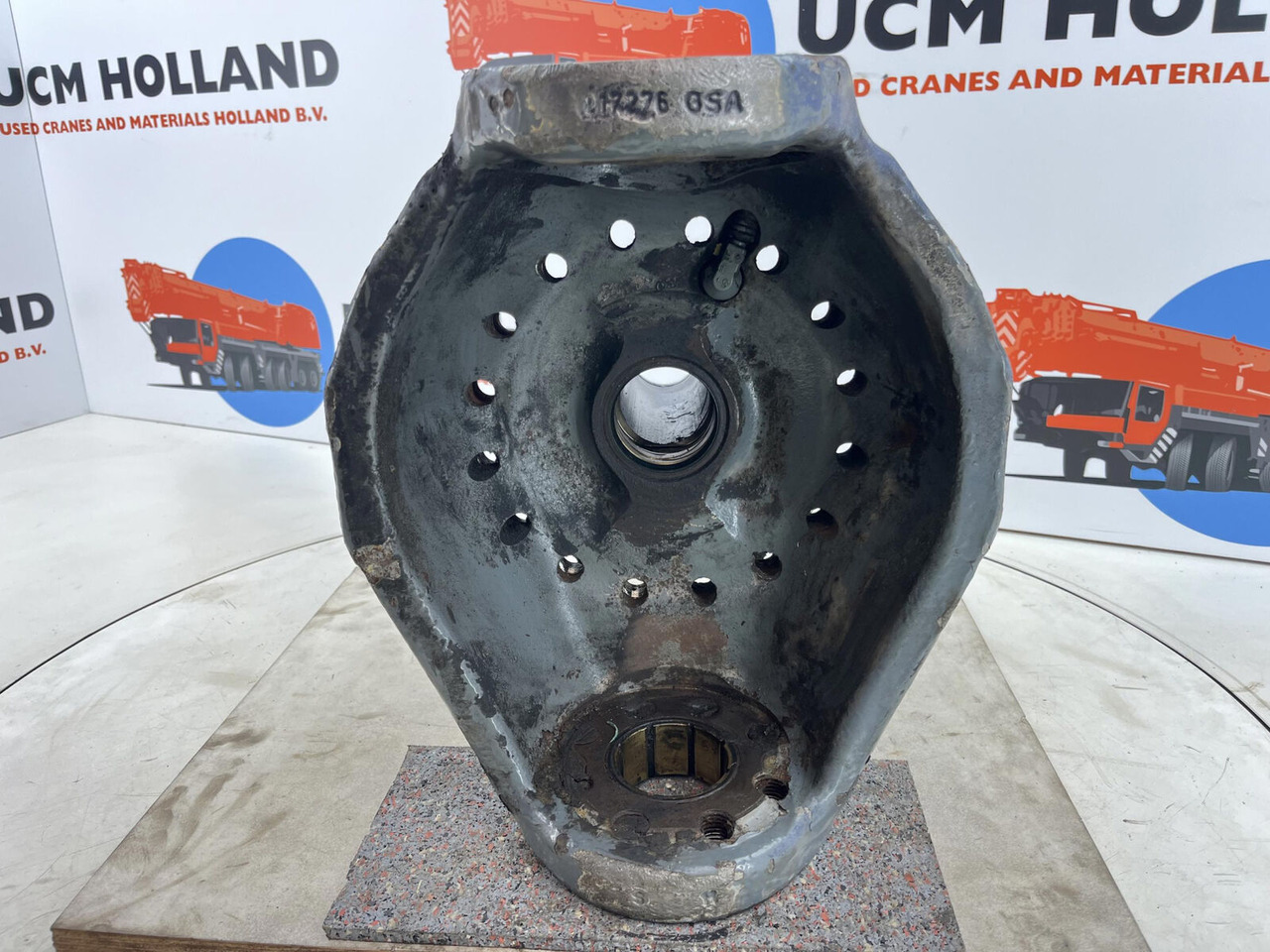 Liebherr LTM 1070-4.2 Steering knuckle 16 holes axle 3 - Buku jari kemudi untuk Derek bergerak: gambar 5 Liebherr LTM 1070-4.2 Steering knuckle 16 holes axle 3 - Buku jari kemudi untuk Derek bergerak: gambar 5