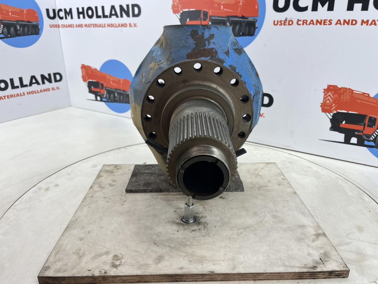 Liebherr LTM 1070 Steering knuckle 16 holes axle 4 - Buku jari kemudi untuk Derek bergerak: gambar 2 Liebherr LTM 1070 Steering knuckle 16 holes axle 4 - Buku jari kemudi untuk Derek bergerak: gambar 2