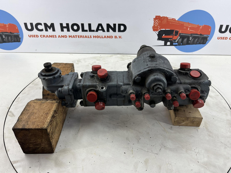 Liebherr LTM 1070 steering box - Kolom kemudi untuk Derek: gambar 1 Liebherr LTM 1070 steering box - Kolom kemudi untuk Derek: gambar 1