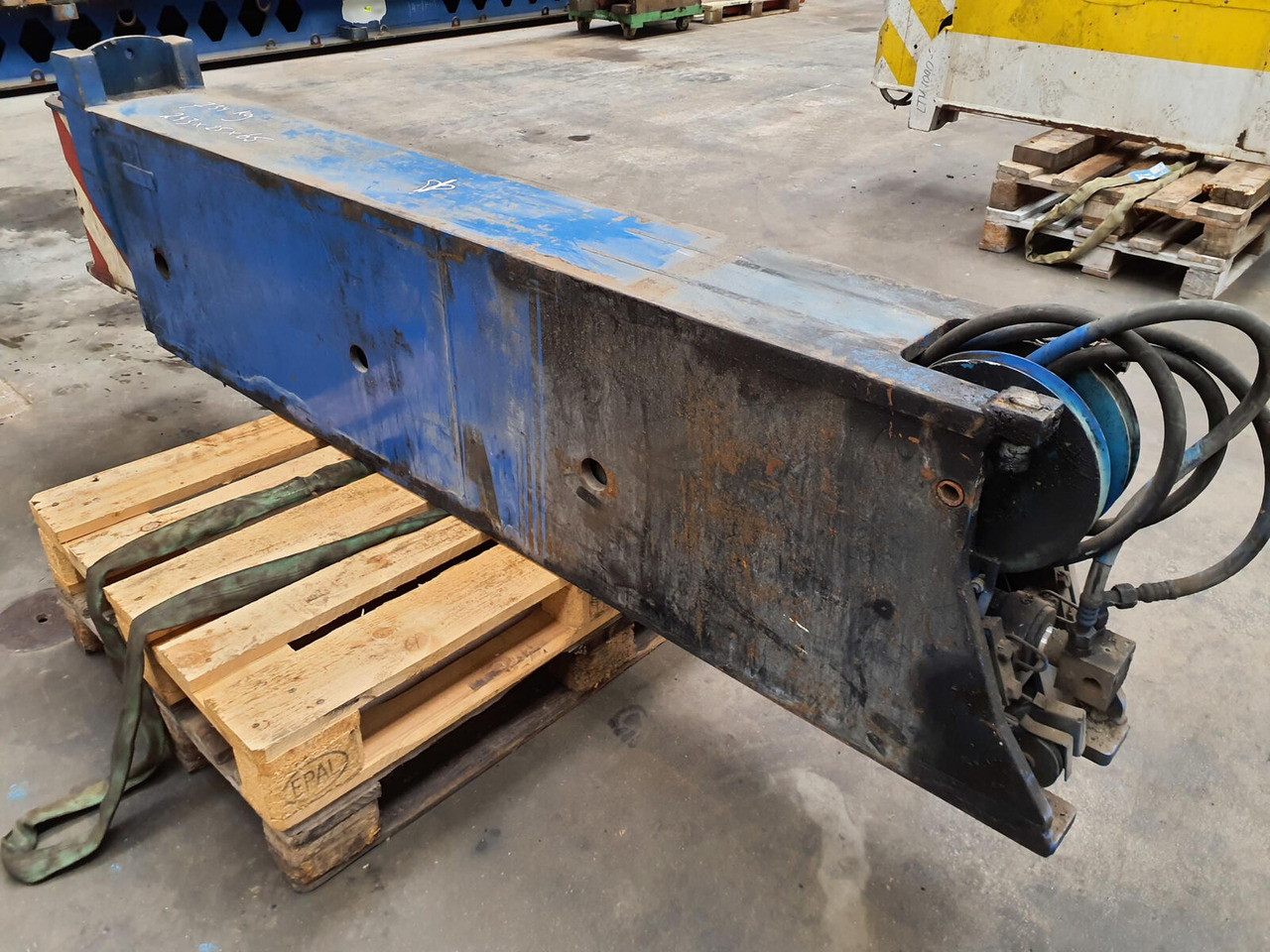 Liebherr LTM 1090-2 sliding beam with sliding cylinder - Penangguhan untuk Derek bergerak: gambar 4 Liebherr LTM 1090-2 sliding beam with sliding cylinder - Penangguhan untuk Derek bergerak: gambar 4