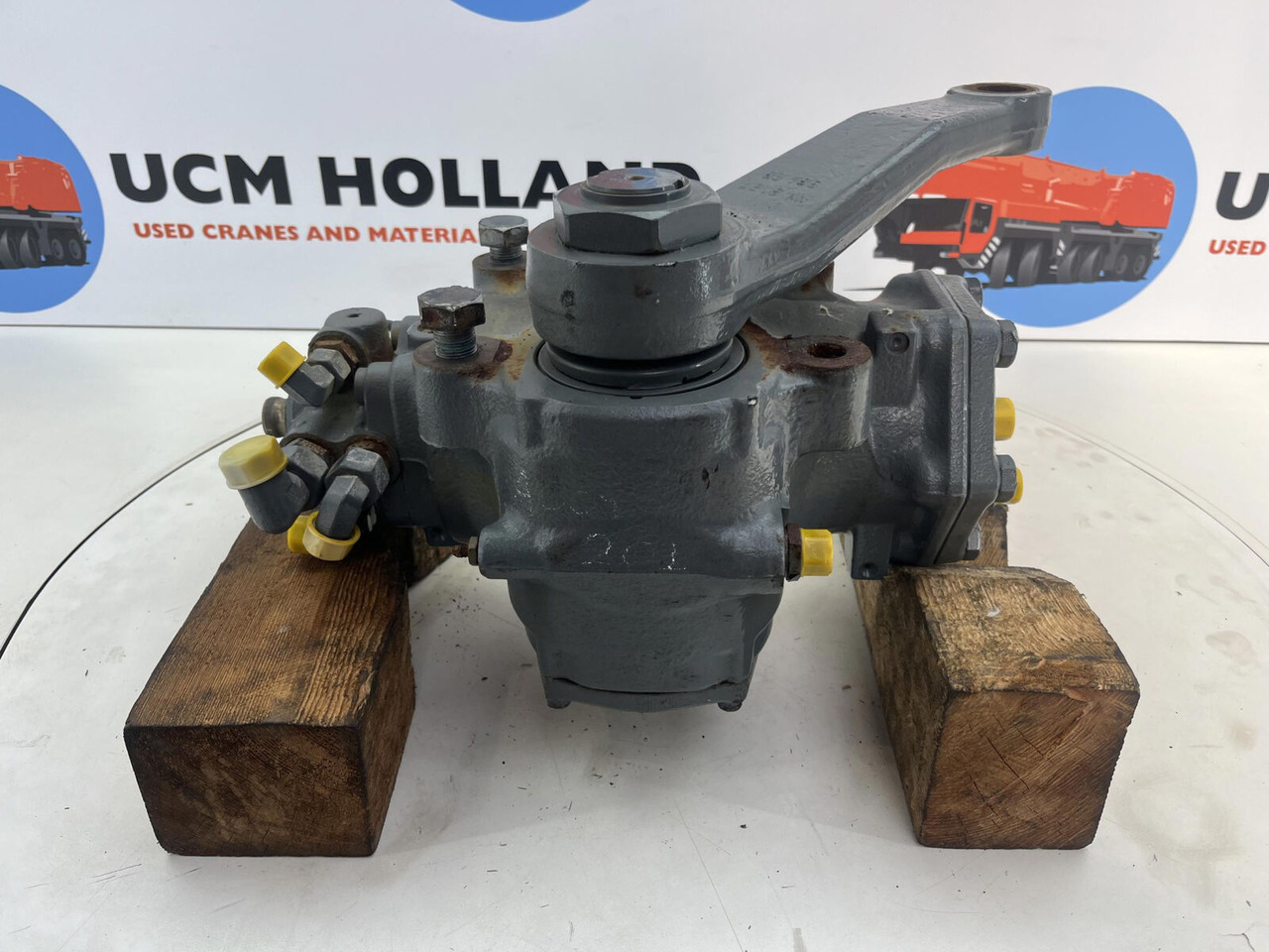 Liebherr LTM 1130-5.1 steering box - Roda gigi kemudi untuk Derek bergerak: gambar 1 Liebherr LTM 1130-5.1 steering box - Roda gigi kemudi untuk Derek bergerak: gambar 1