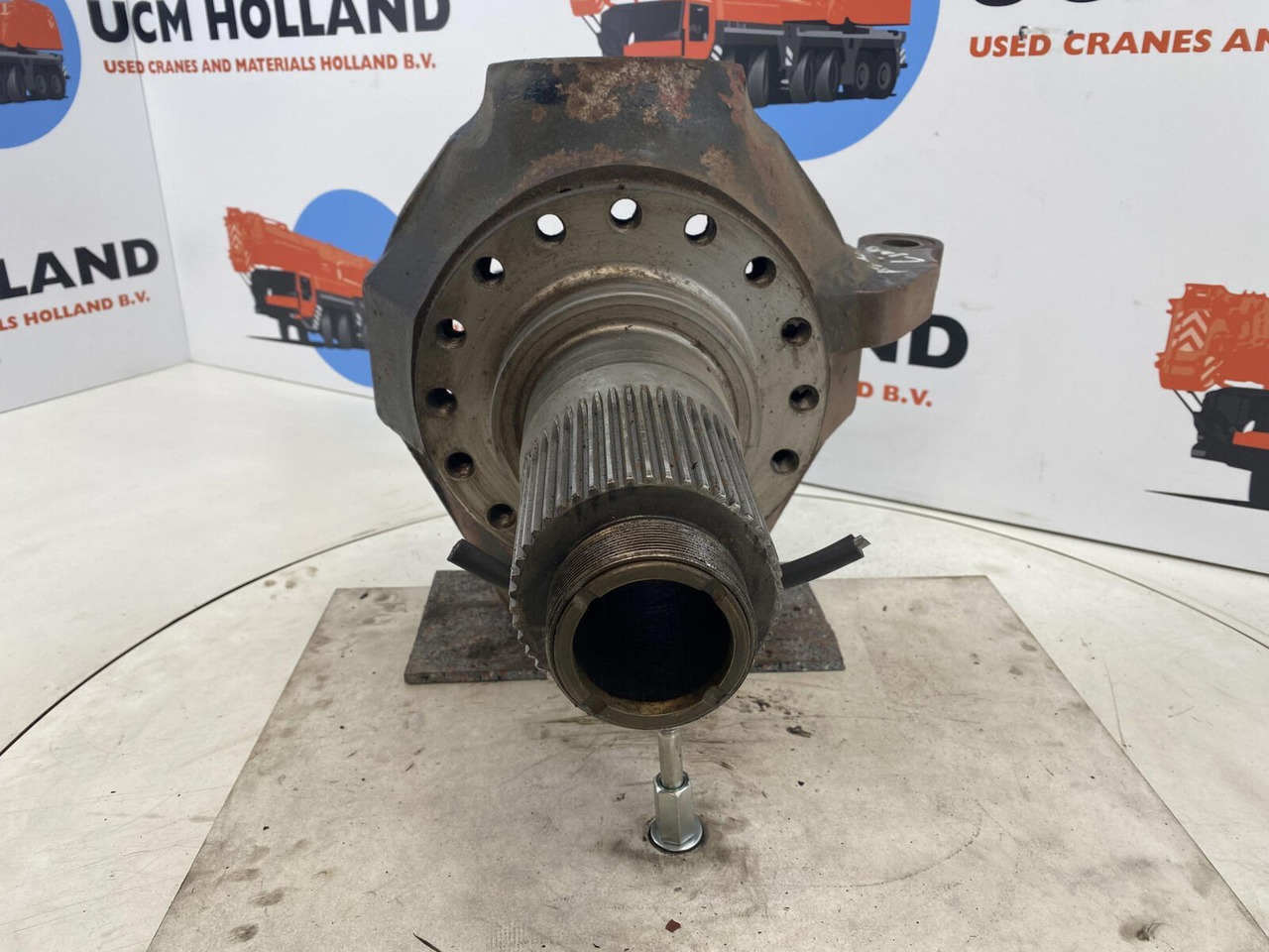 Liebherr LTM 1160/2 Steering knuckle 16 holes axle 4 - Buku jari kemudi untuk Derek bergerak: gambar 2 Liebherr LTM 1160/2 Steering knuckle 16 holes axle 4 - Buku jari kemudi untuk Derek bergerak: gambar 2