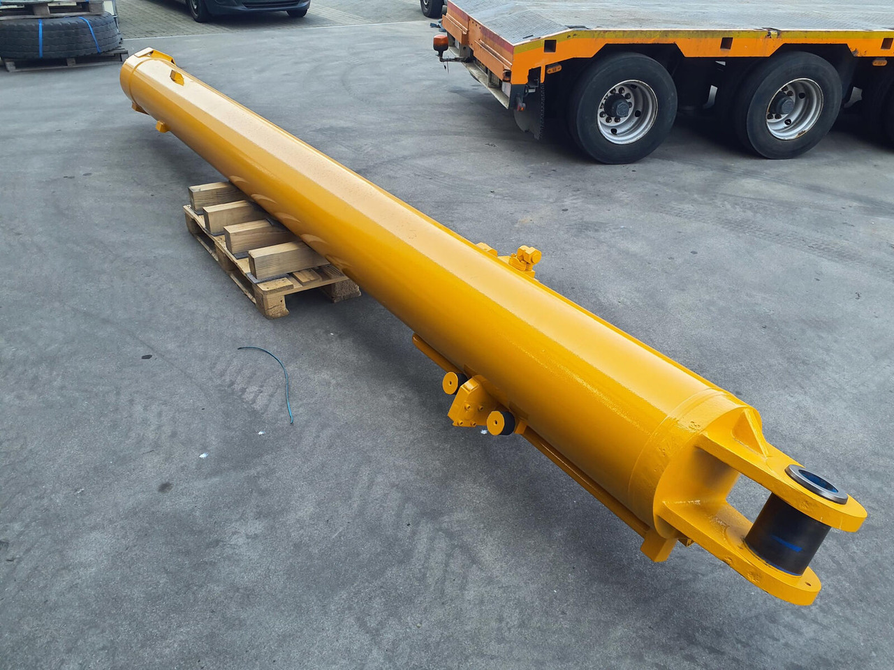 Liebherr LTM 1400-7.1 Boom cylinder left - Silinder hidrolik untuk Derek bergerak: gambar 2 Liebherr LTM 1400-7.1 Boom cylinder left - Silinder hidrolik untuk Derek bergerak: gambar 2