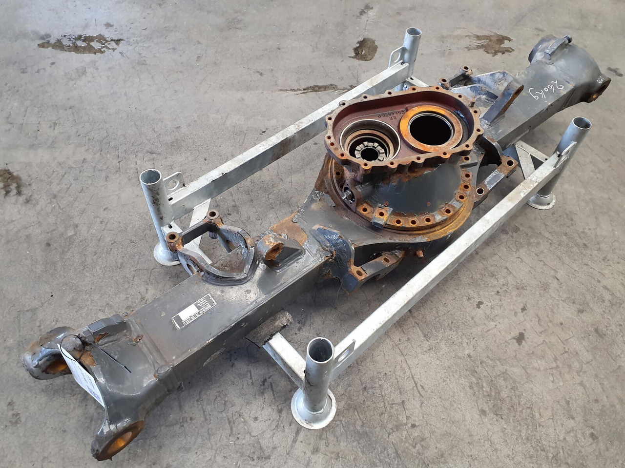 Liebherr LTM 1400-7.1 axle 3 housing - Poros dan bagian untuk Derek bergerak: gambar 4 Liebherr LTM 1400-7.1 axle 3 housing - Poros dan bagian untuk Derek bergerak: gambar 4