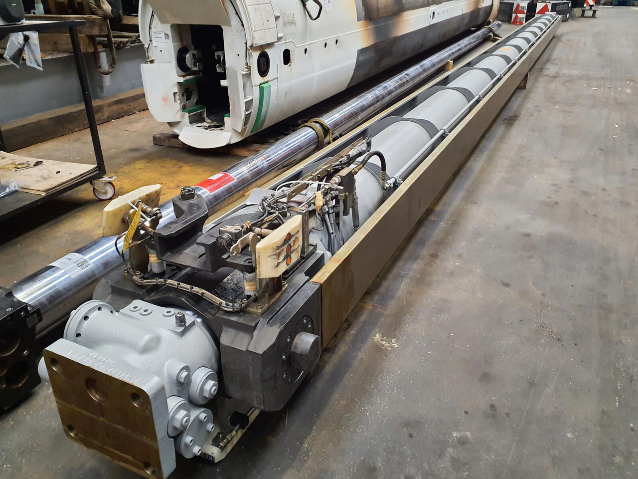 Liebherr LTM 1400 7.1 telescopic cylinder - Silinder hidrolik untuk Derek bergerak: gambar 1 Liebherr LTM 1400 7.1 telescopic cylinder - Silinder hidrolik untuk Derek bergerak: gambar 1