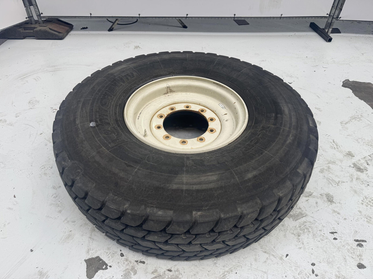 Michelin Wheel 445/95R25 10 12 1p - Roda untuk Derek: gambar 2 Michelin Wheel 445/95R25 10 12 1p - Roda untuk Derek: gambar 2