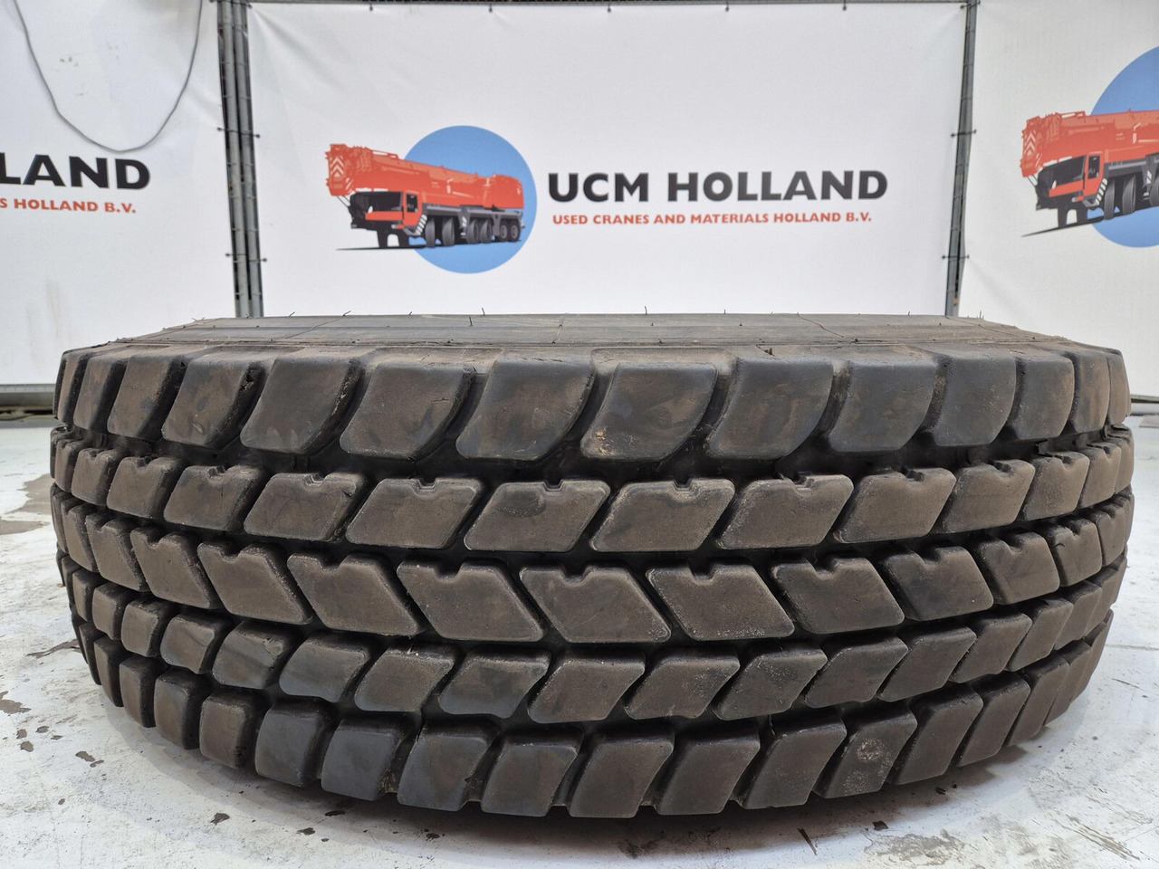 Michelin Wheel 445/95R25 10 12 1p - Roda untuk Derek: gambar 3 Michelin Wheel 445/95R25 10 12 1p - Roda untuk Derek: gambar 3