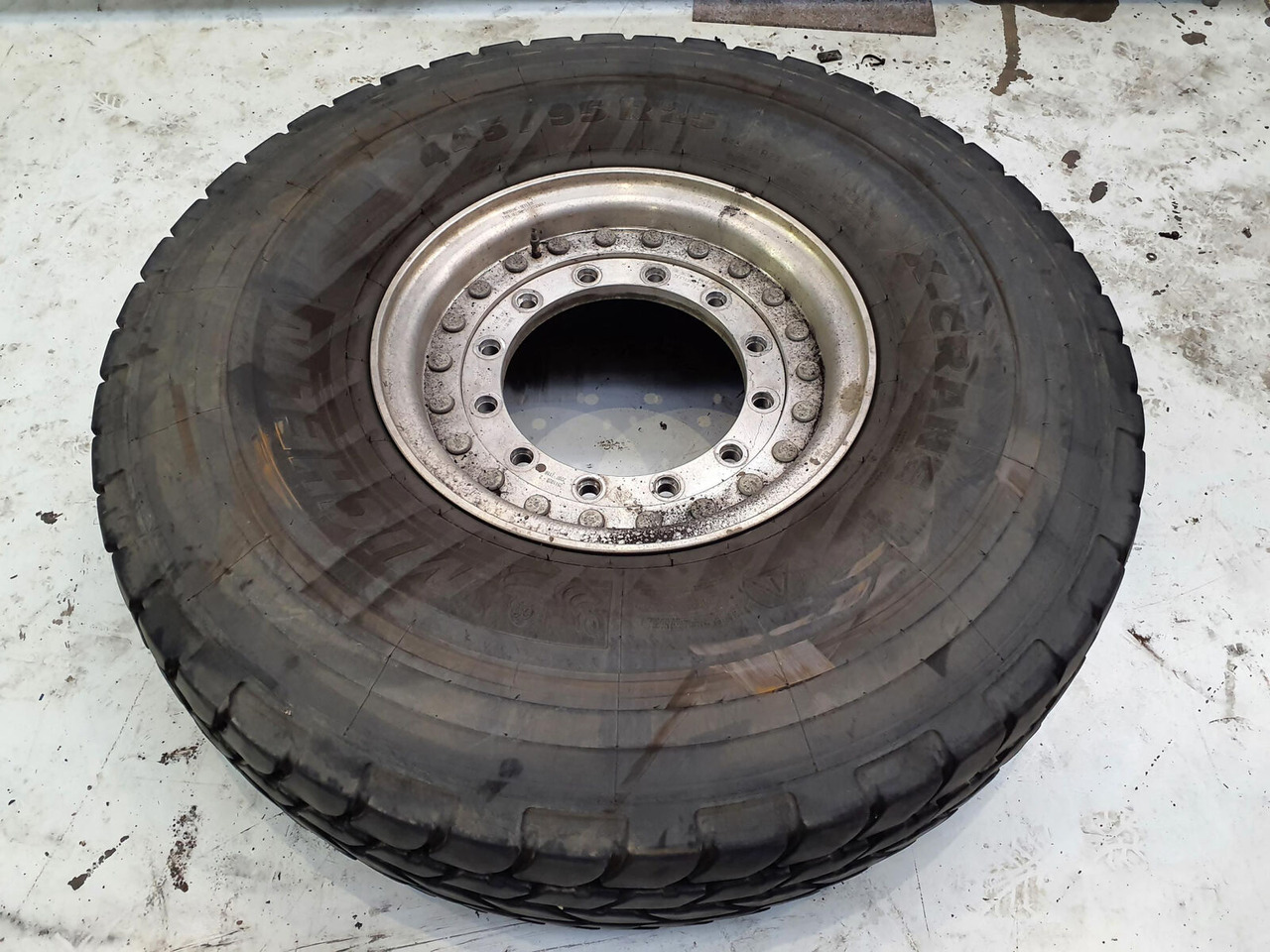 Michelin Wheel 445/95R25 12 9 2p alu - Roda untuk Derek: gambar 3 Michelin Wheel 445/95R25 12 9 2p alu - Roda untuk Derek: gambar 3