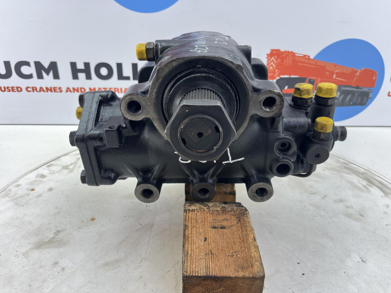 Spierings SK 477 AT4 steering box - Roda gigi kemudi untuk Derek: gambar 1 Spierings SK 477 AT4 steering box - Roda gigi kemudi untuk Derek: gambar 1