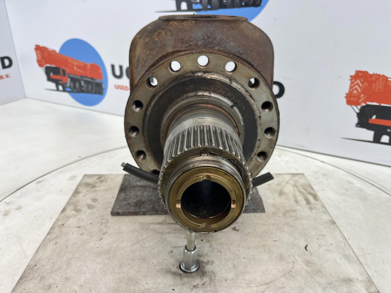 Terex AC 25 Steering knuckle 16 holes axle 2 - Buku jari kemudi untuk Derek bergerak: gambar 2 Terex AC 25 Steering knuckle 16 holes axle 2 - Buku jari kemudi untuk Derek bergerak: gambar 2