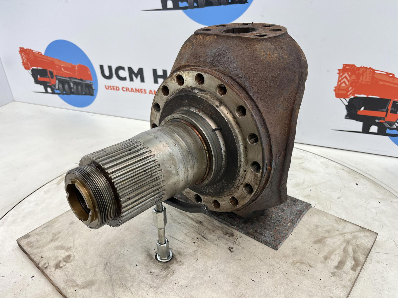 Terex AC 25 Steering knuckle 16 holes axle 2 - Buku jari kemudi untuk Derek bergerak: gambar 1 Terex AC 25 Steering knuckle 16 holes axle 2 - Buku jari kemudi untuk Derek bergerak: gambar 1