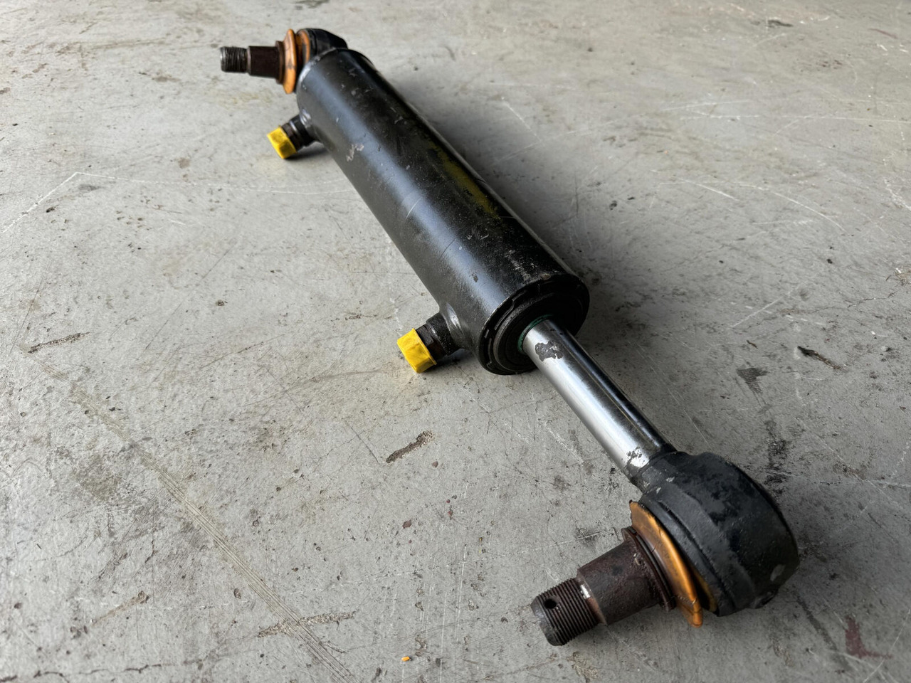 Terex Demag AC 25 steering cylinder - Silinder hidrolik untuk Derek bergerak: gambar 2 Terex Demag AC 25 steering cylinder - Silinder hidrolik untuk Derek bergerak: gambar 2