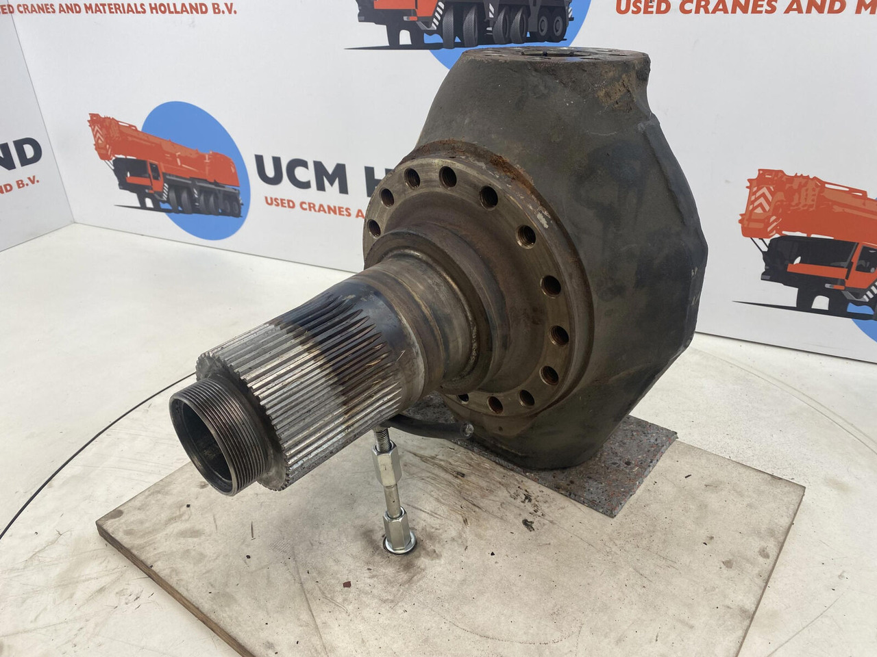 Terex Demag AC 35 Steering knuckle 16 holes axle 1 - Buku jari kemudi untuk Derek bergerak: gambar 1 Terex Demag AC 35 Steering knuckle 16 holes axle 1 - Buku jari kemudi untuk Derek bergerak: gambar 1