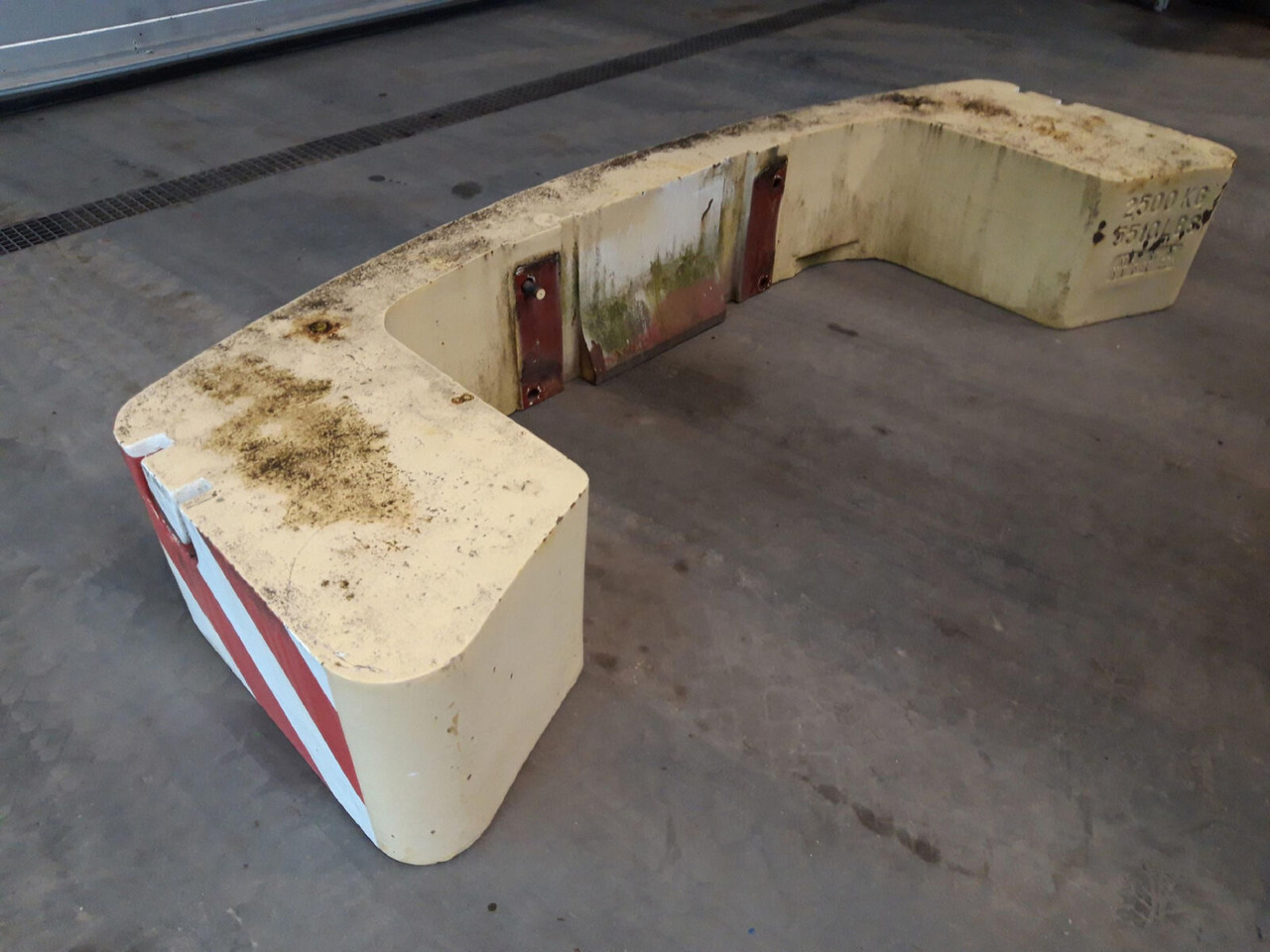 Terex Demag AC 35 counterweight 2,5 T - Counterweight untuk Derek bergerak: gambar 5 Terex Demag AC 35 counterweight 2,5 T - Counterweight untuk Derek bergerak: gambar 5