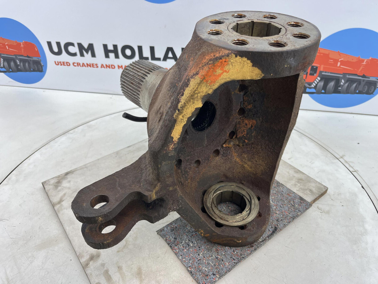 Terex HC 340 Steering knuckle 12 holes axle 3 - Buku jari kemudi untuk Derek: gambar 4 Terex HC 340 Steering knuckle 12 holes axle 3 - Buku jari kemudi untuk Derek: gambar 4