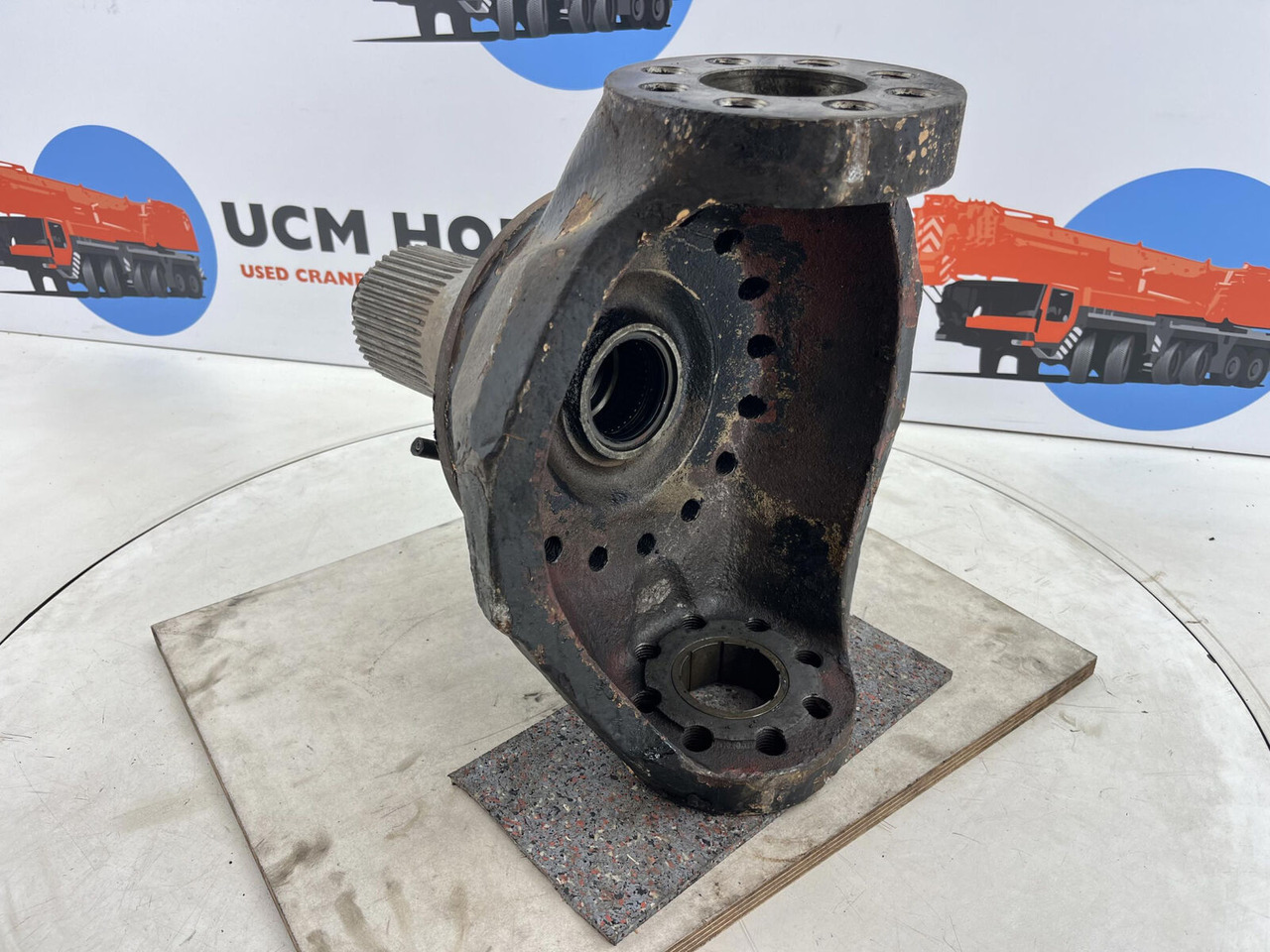 Terex PPM 480 ATT steering knuckle 16 holes axle 1 - Buku jari kemudi untuk Derek bergerak: gambar 4 Terex PPM 480 ATT steering knuckle 16 holes axle 1 - Buku jari kemudi untuk Derek bergerak: gambar 4