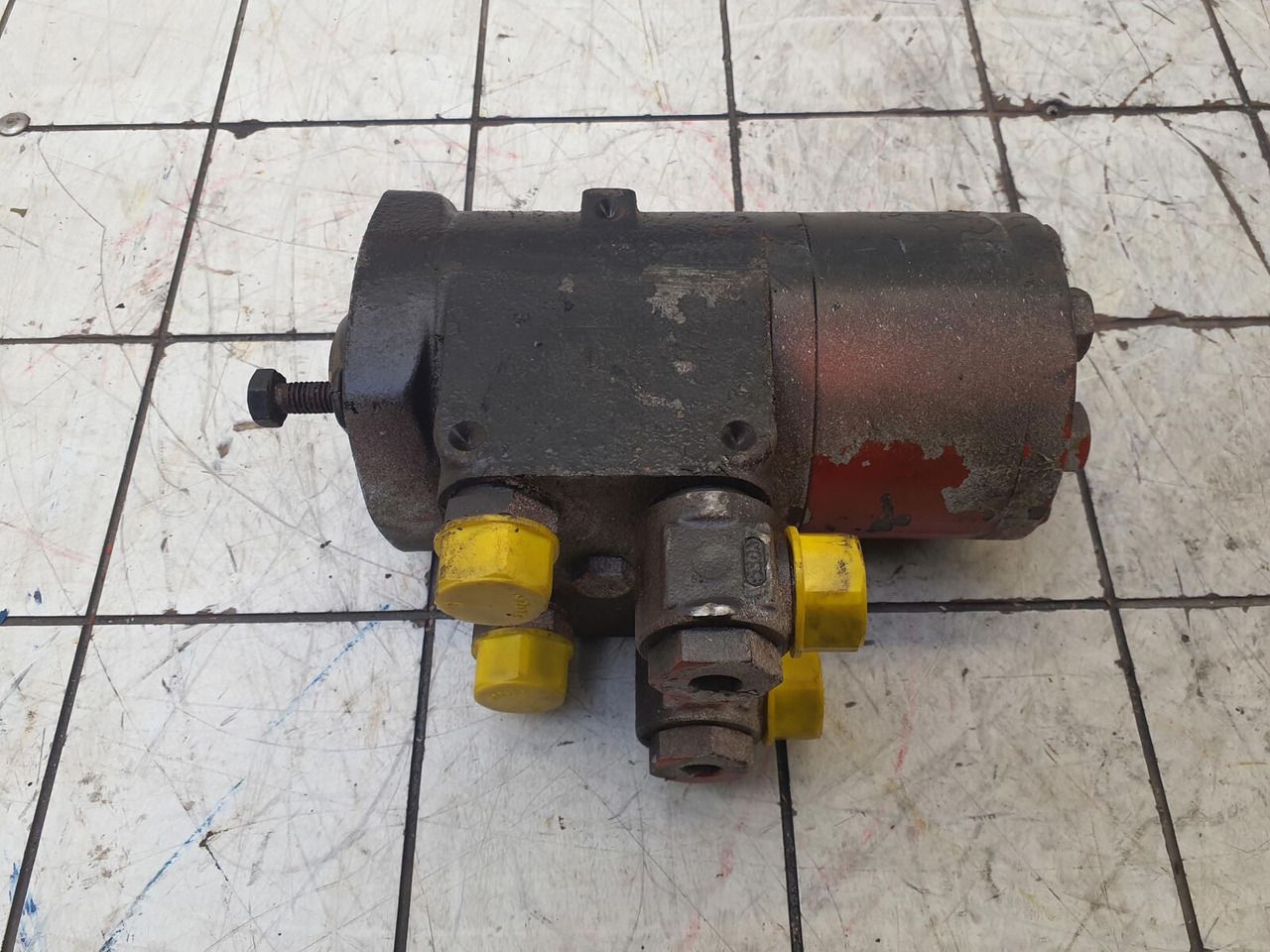 ZF ZF steering pump - Pompa kemudi untuk Derek: gambar 2 ZF ZF steering pump - Pompa kemudi untuk Derek: gambar 2