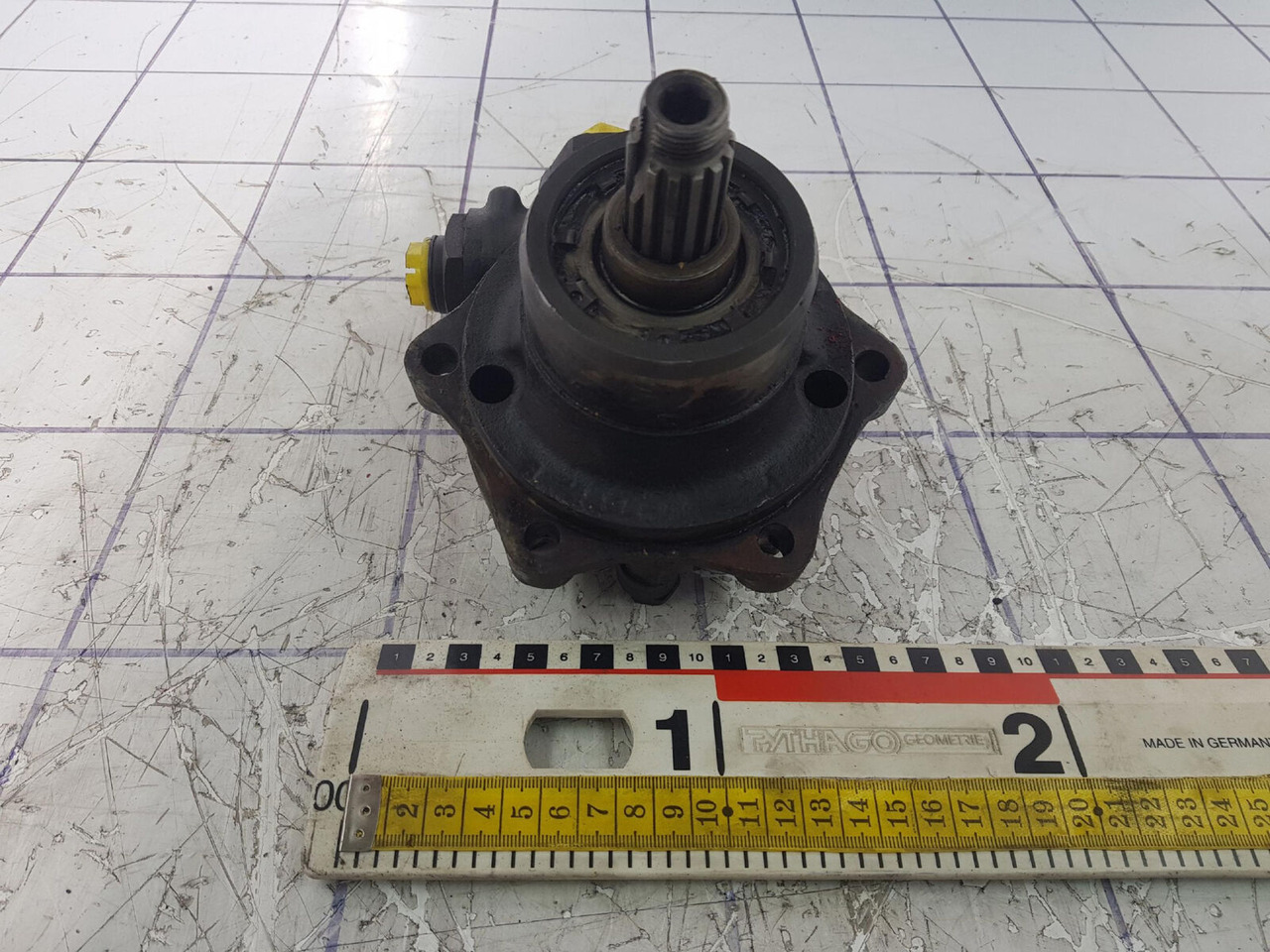 ZF steering pump - Pompa kemudi untuk Derek: gambar 1 ZF steering pump - Pompa kemudi untuk Derek: gambar 1