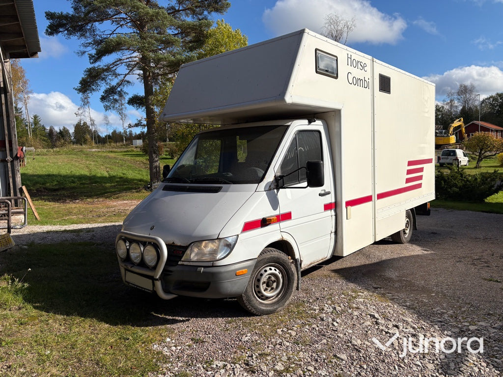 Hästtransport Mercedes-Benz 316 CDI - Alkoven: gambar 1 Hästtransport Mercedes-Benz 316 CDI - Alkoven: gambar 1